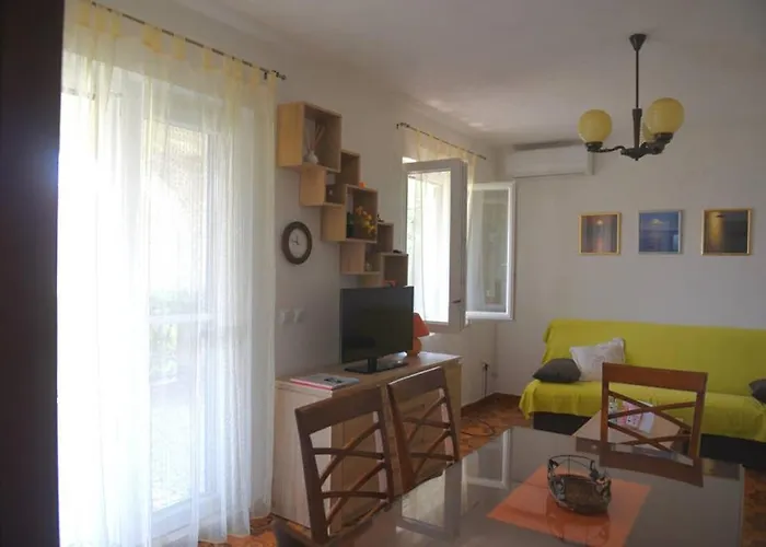 Mladen Apartment *