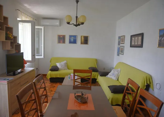 Mladen Apartment *