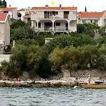 Mladen *
